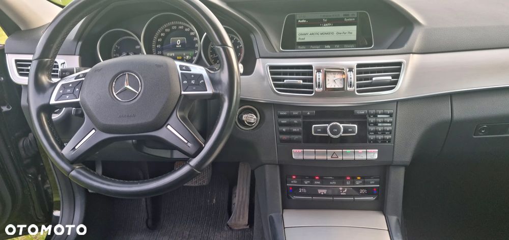 Mercedes-Benz Klasa E 200 7G-TRONIC Elegance - 10