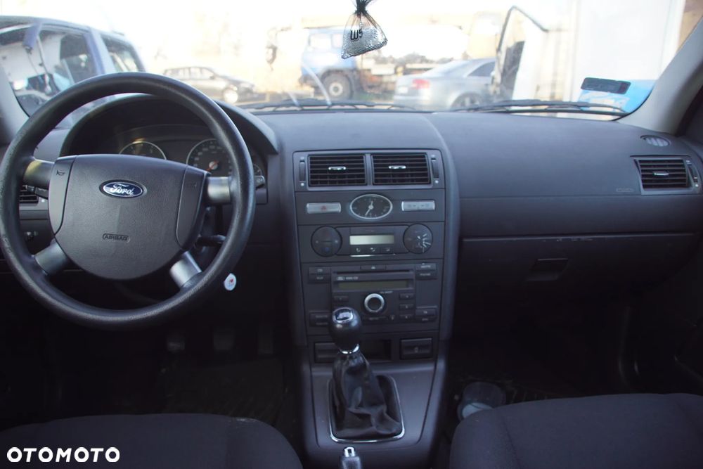 Auto na części - Ford Mondeo MK3 Lift 2.0 TDCI 130 KM 4S7Q-6006-EA 5S7R-7002-CA 2MWE 2005R Silnik Skrzynia Drzwi Maska Klapa Zderzak Błotnik Szyba Lusterko Deska Kokpit Sterownik Moduł Czujnik Licznik Kierownica Panel - 17