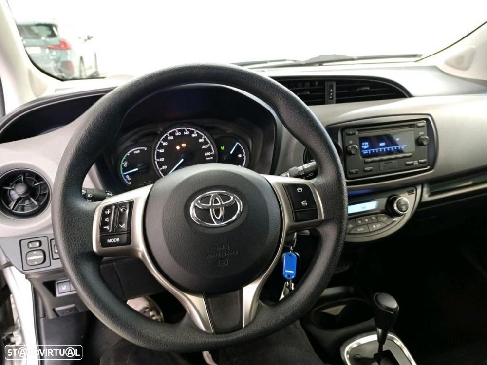 Toyota Yaris 1.5 HSD Active - 6