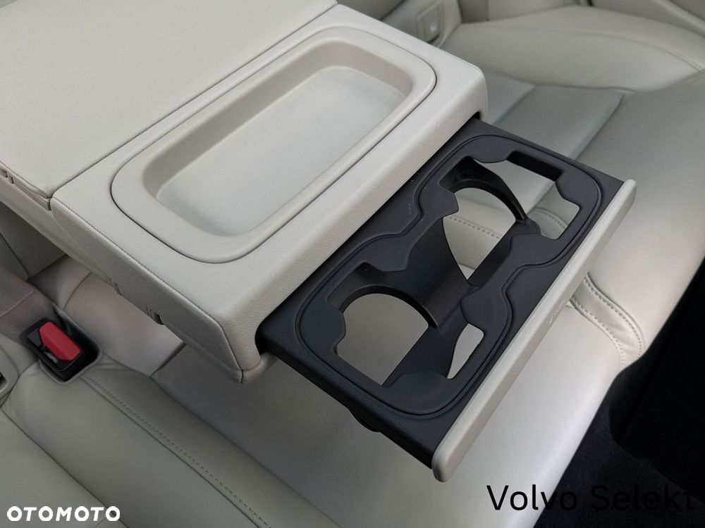 Volvo V90 Cross Country - 17