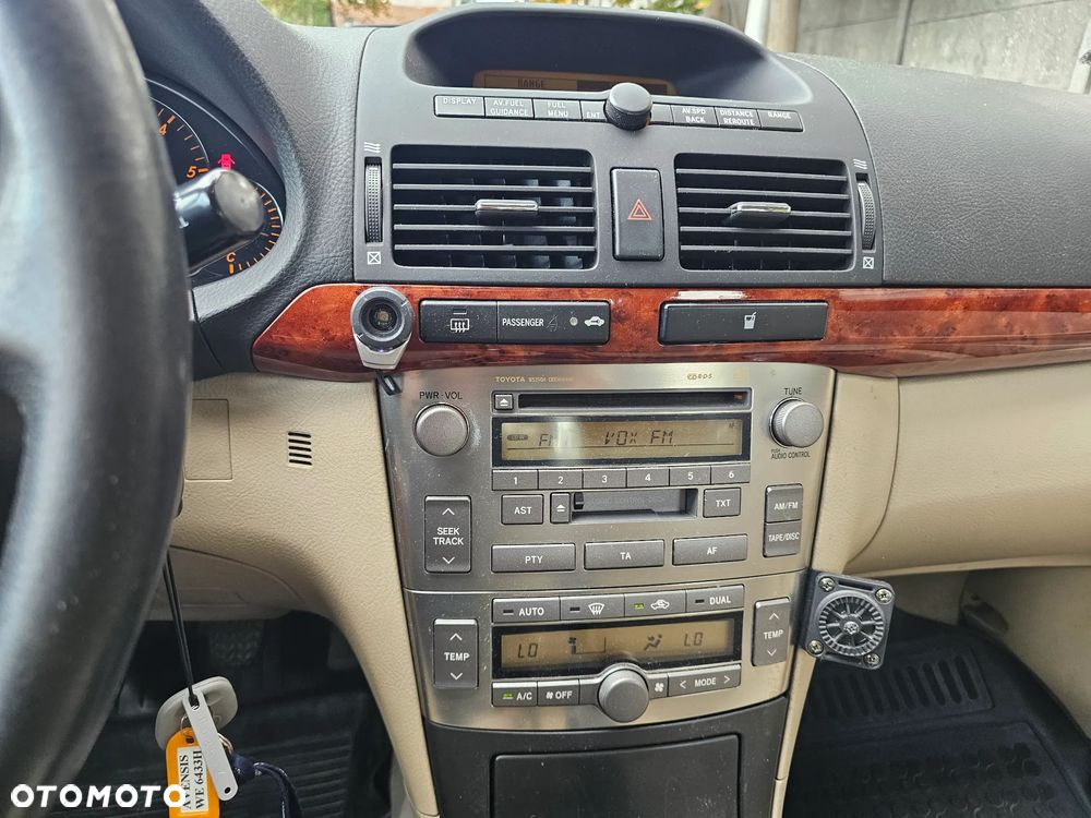 Toyota Avensis 2.2 D-4D Prestige - 12
