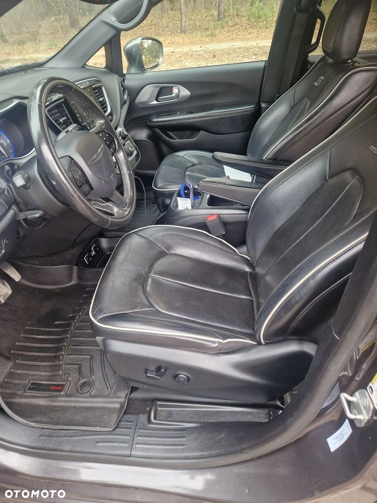 Chrysler Pacifica - 7