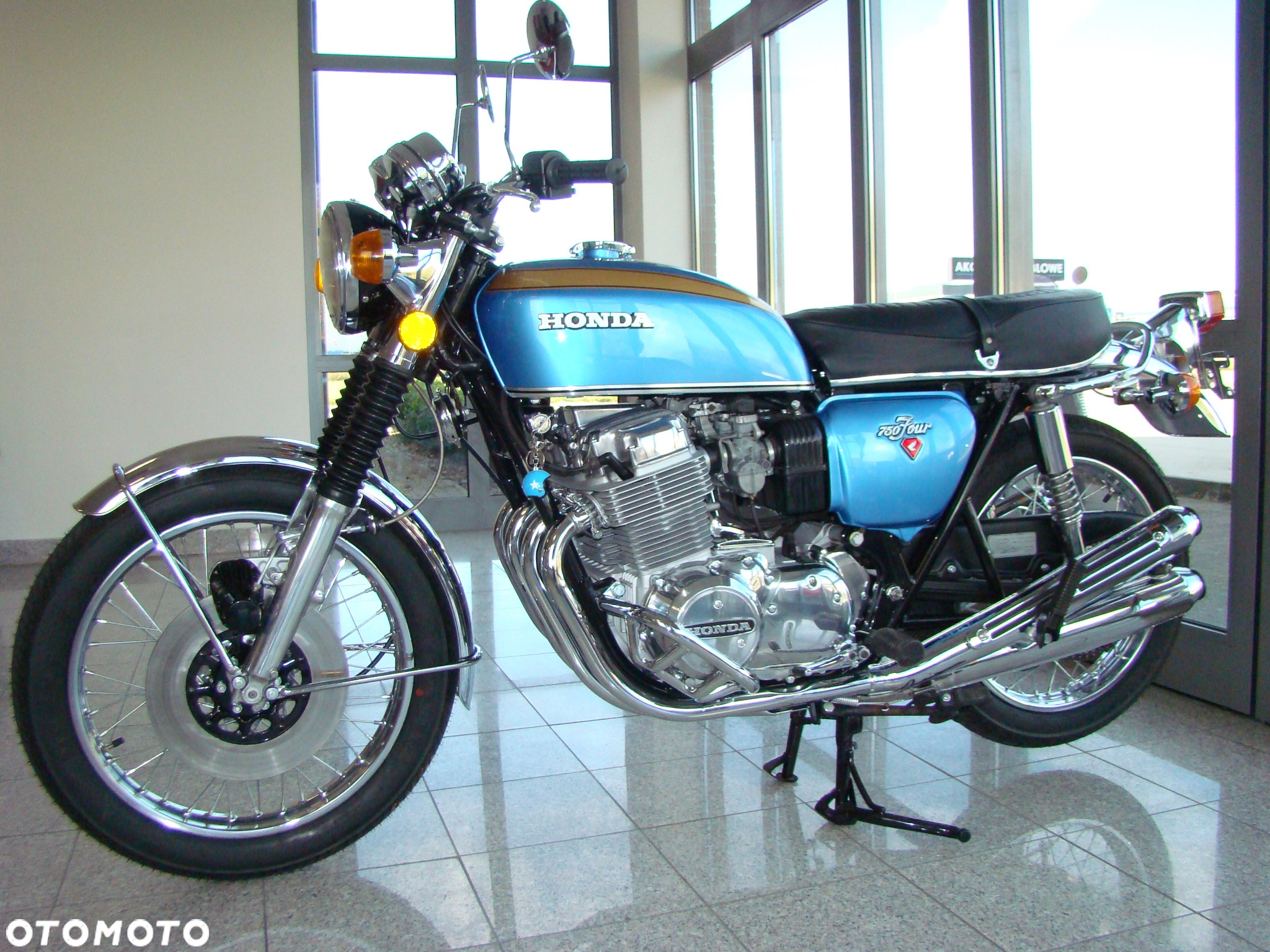 Honda CB - 2