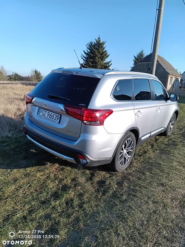 Mitsubishi Outlander - 4