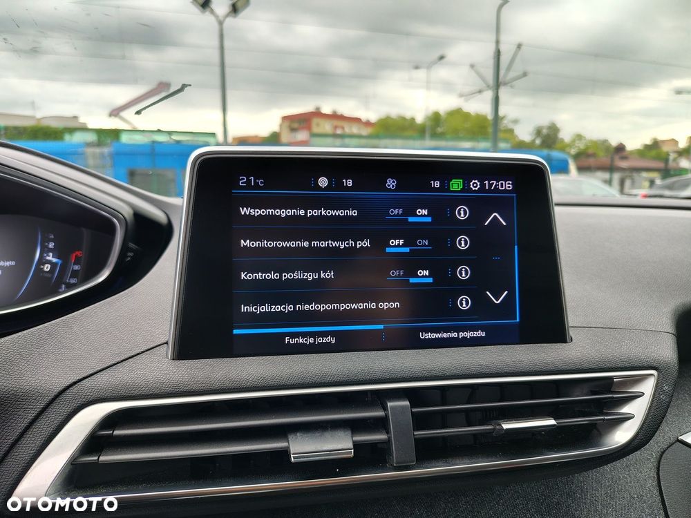 Peugeot 3008 1.5 BlueHDi Allure S&S - 23