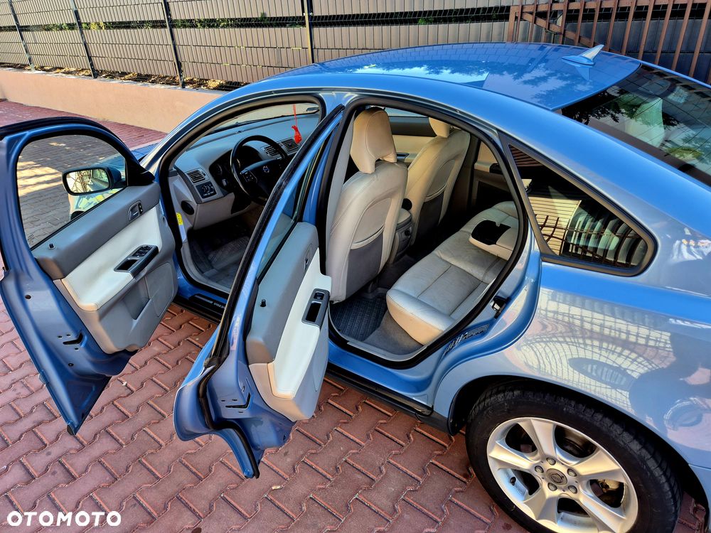 Volvo S40 T5 Momentum - 3