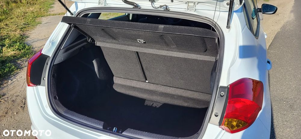 Kia Ceed - 13