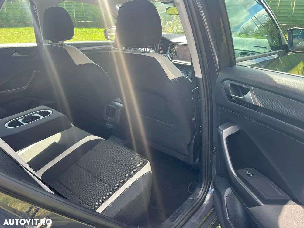 Volkswagen T-ROC - 4