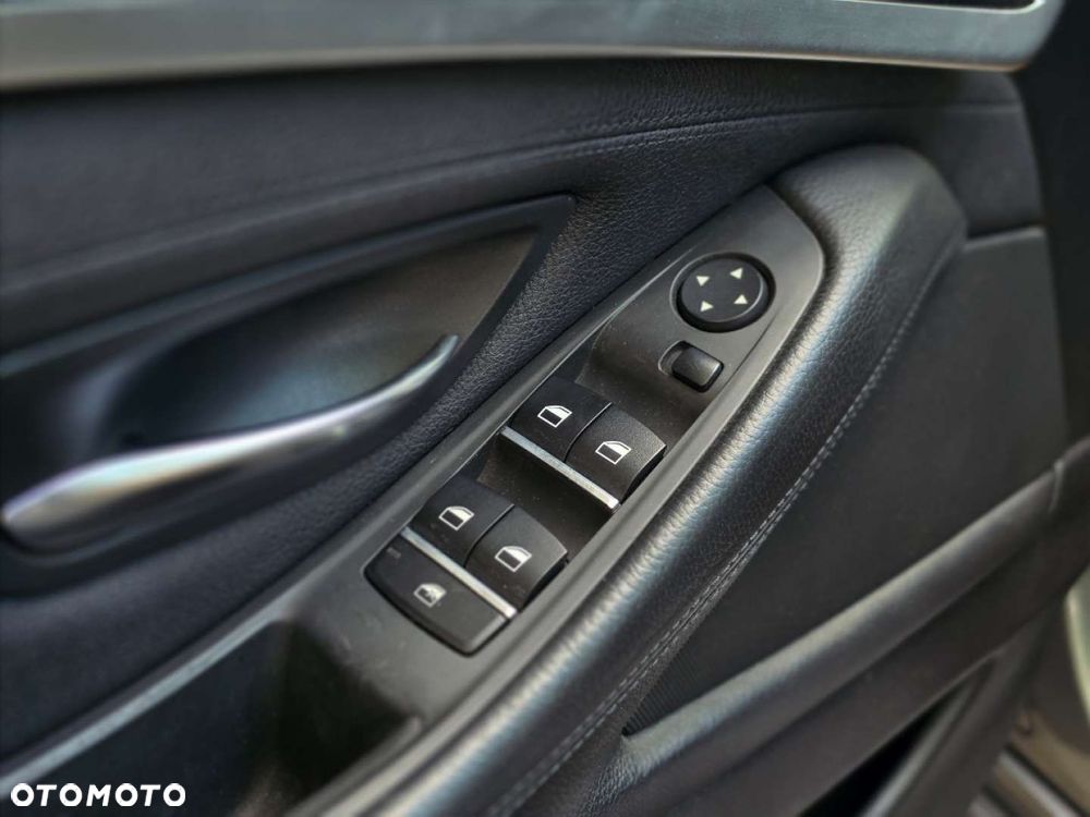 BMW Seria 5 - 32
