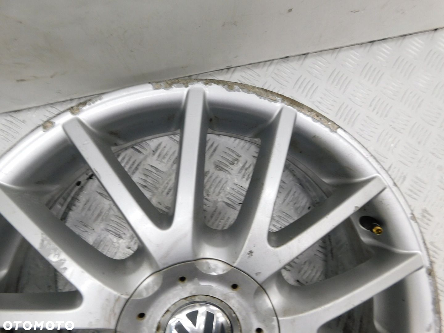 FELGI ALUMINIOWE 5x112 7Jx17 - VW GOLF V PASSAT B6 TOURAN CADDY JETTA - 12