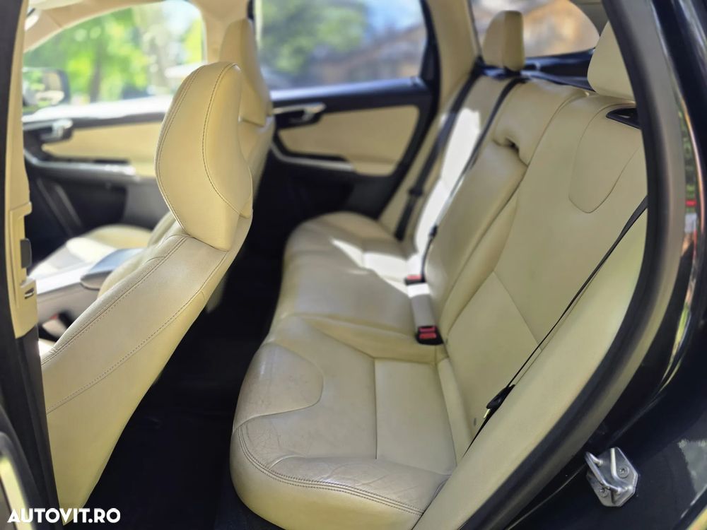 Volvo XC 60 D4 Geartronic Momentum - 3