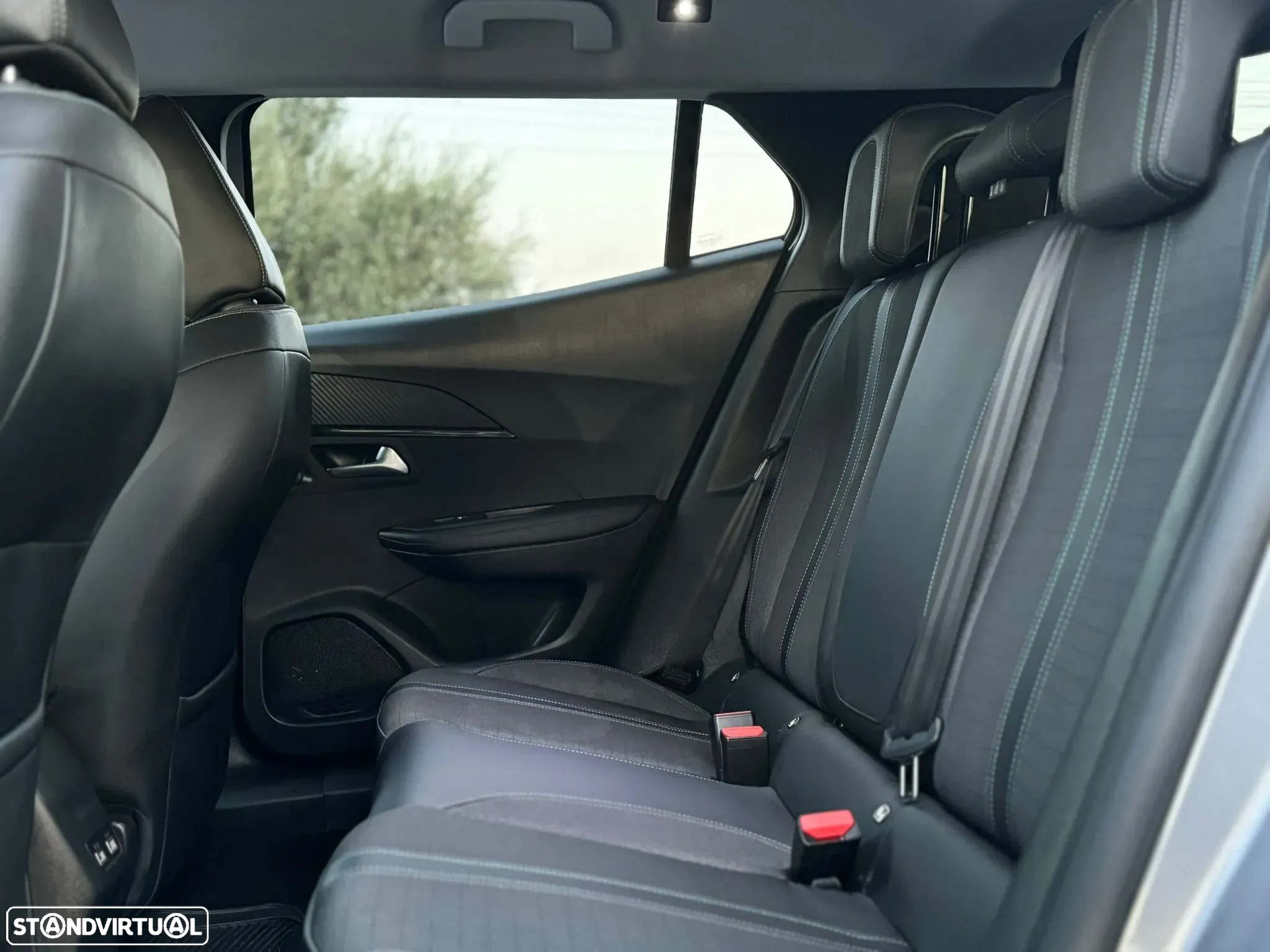 Peugeot 2008 1.5 BlueHDi Allure Pack EAT8 - 7
