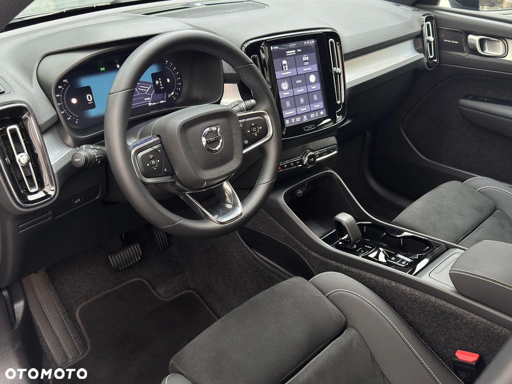 Volvo XC 40 B3 B DKG Plus Dark - 16