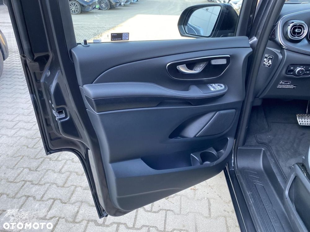 Mercedes-Benz Klasa V - 13