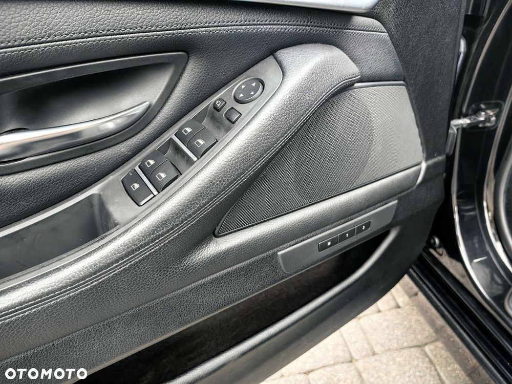 BMW Seria 5 525d - 10