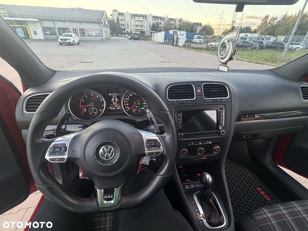 Volkswagen Golf - 6