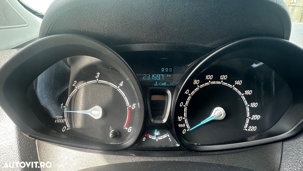 Ford Tourneo Courier 1.5 TDCi Trend - 23
