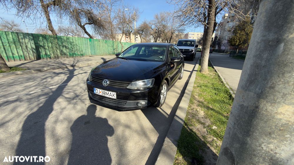 Volkswagen Jetta 1.6 TDI Blue Motion Technology Comfortline - 3