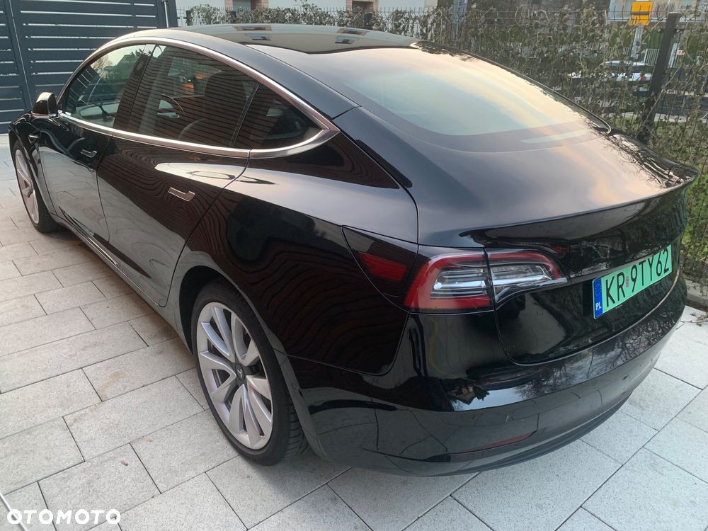 Tesla Model 3 - 4