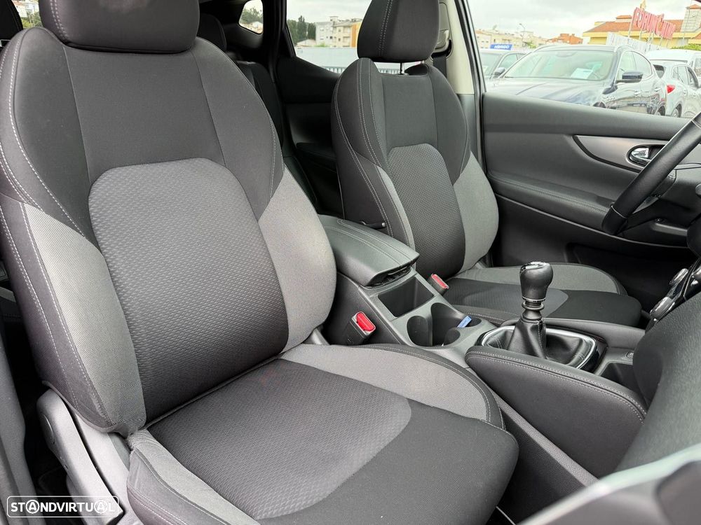 Nissan Qashqai 1.5 dCi N-Connecta J18 - 17