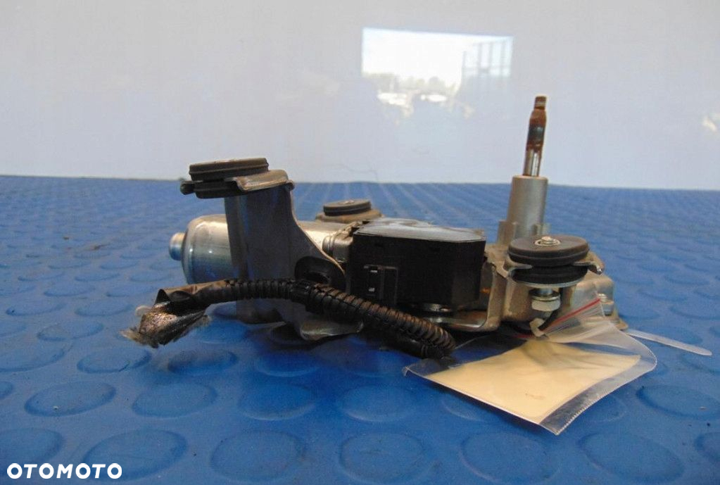 TOYOTA AVENSIS T25 KOMBI 5D SILNICZEK WYCIERACZKI TYL 85130-05090 - 3