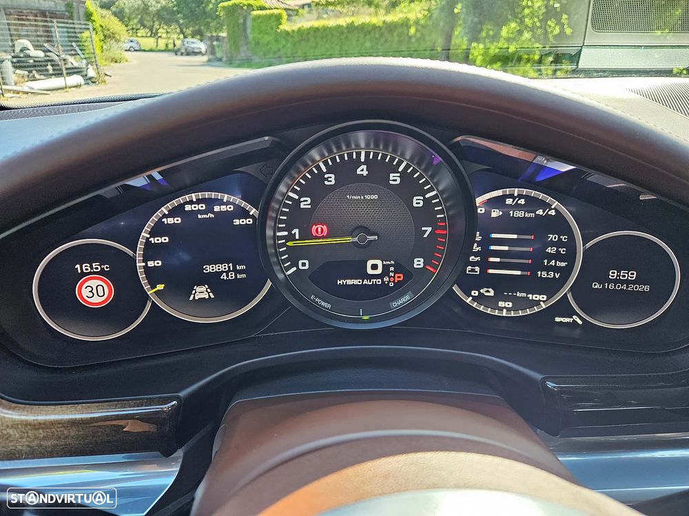 Porsche Panamera S Hybrid J19 - 11