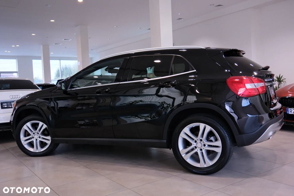 Mercedes-Benz GLA 250 4-Matic - 11