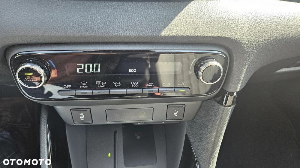 Toyota Yaris Hybrid 1.5 Style - 12