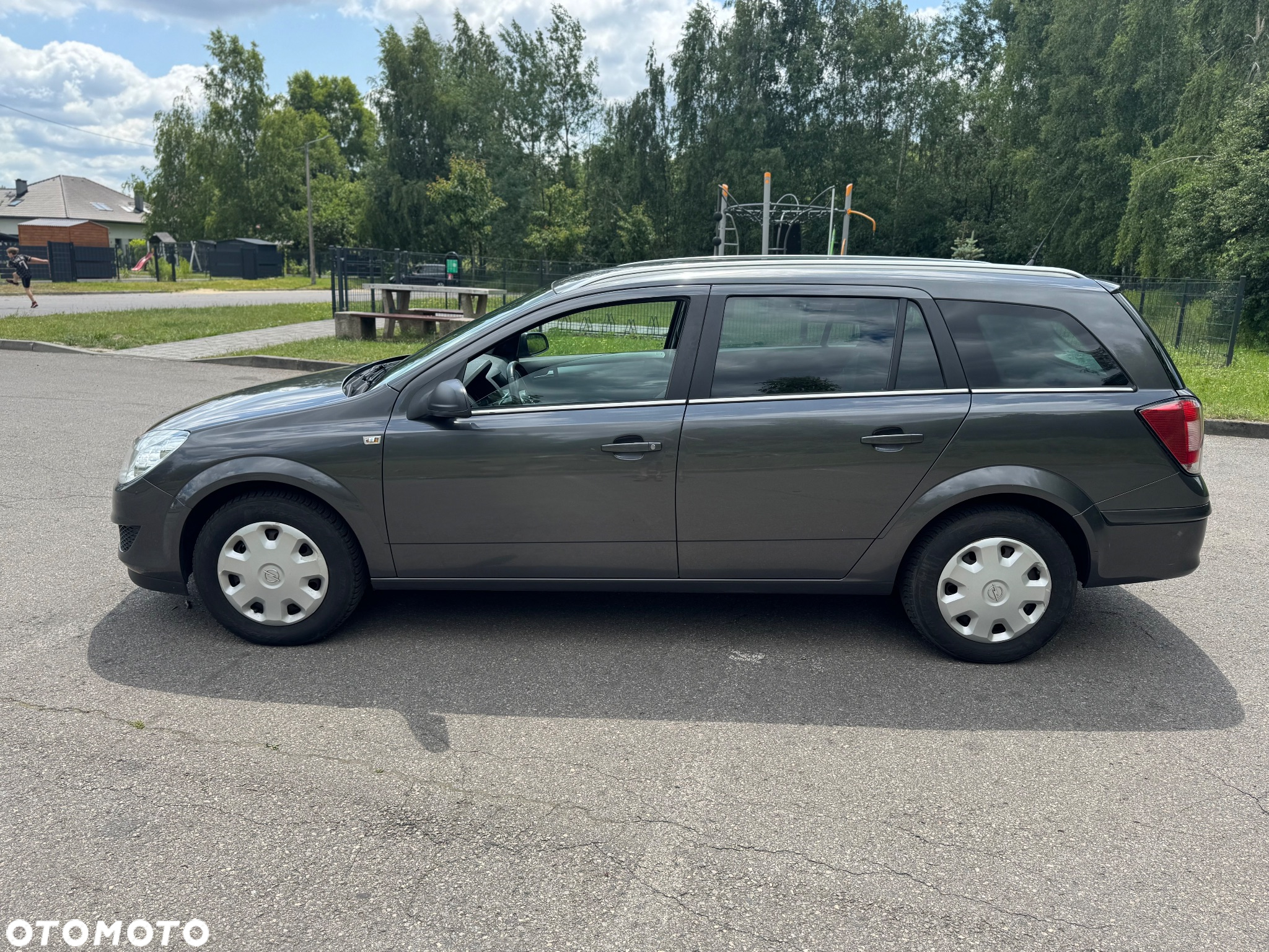 Opel Astra 1.6 Caravan - 11