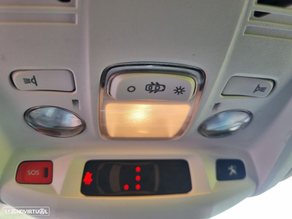 Peugeot 3008 PureTech 130 Stop & Start GPF Active - 26