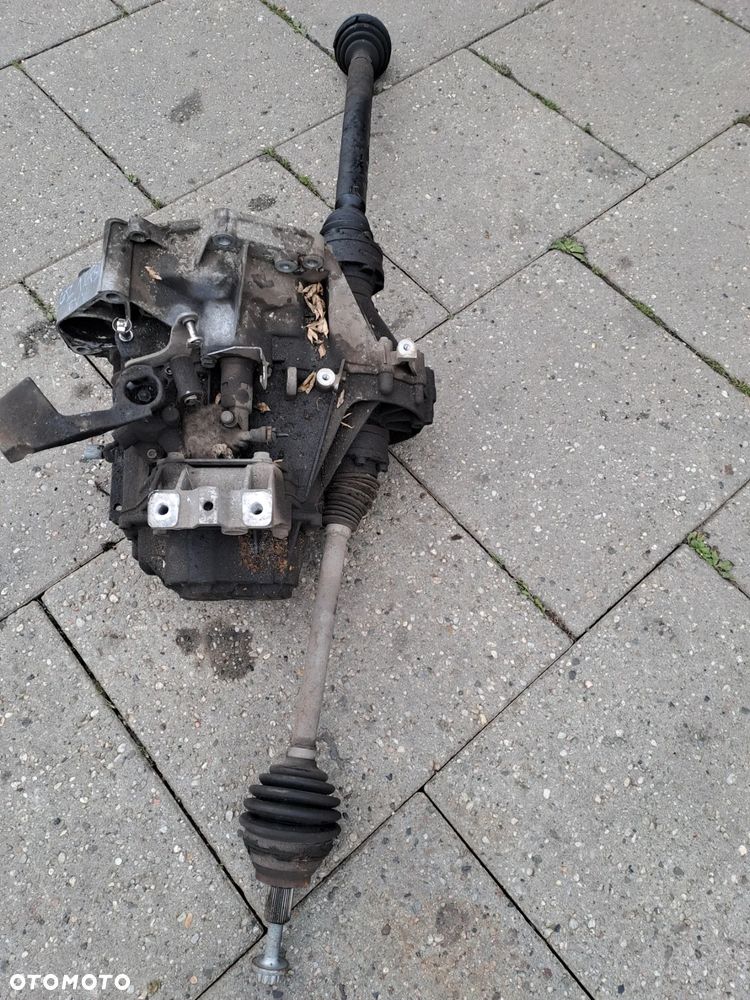 Audi Seat Skoda Volkswagen 1.6 FSi skrzynia 6-biegów kod GVV z półosiami