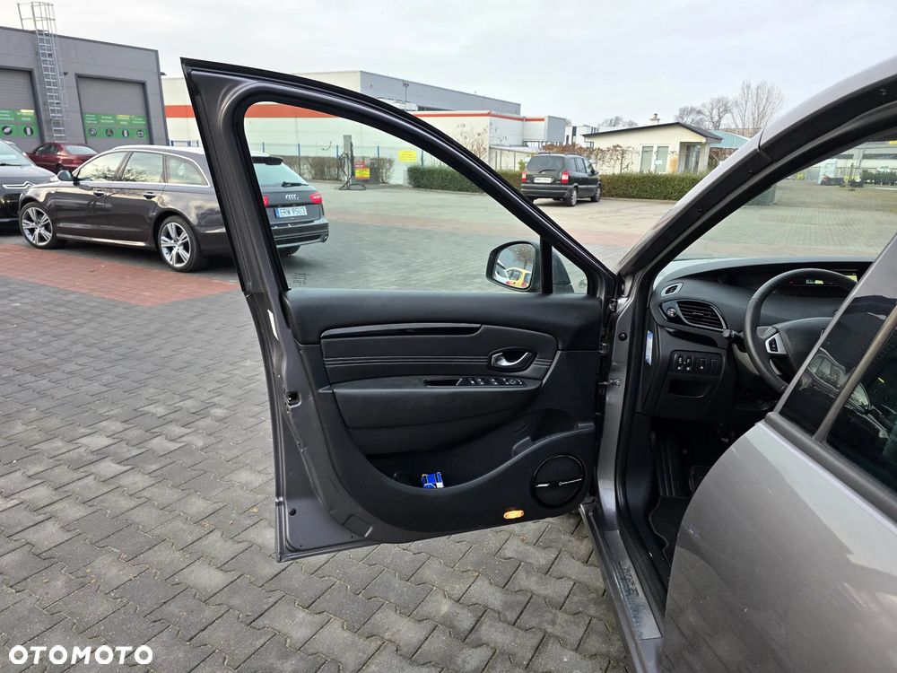 Renault Grand Scenic 2.0 16V 140 CVT Bose Edition - 10