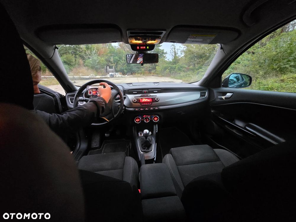 Alfa Romeo Giulietta - 12