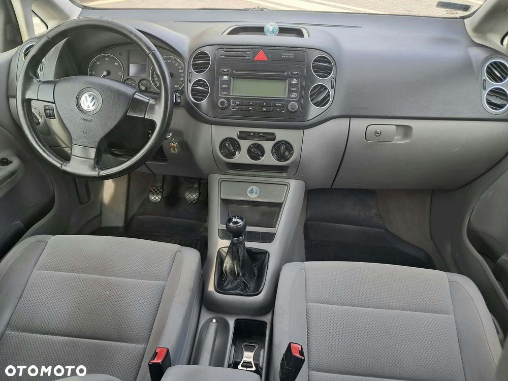 Volkswagen Golf - 14