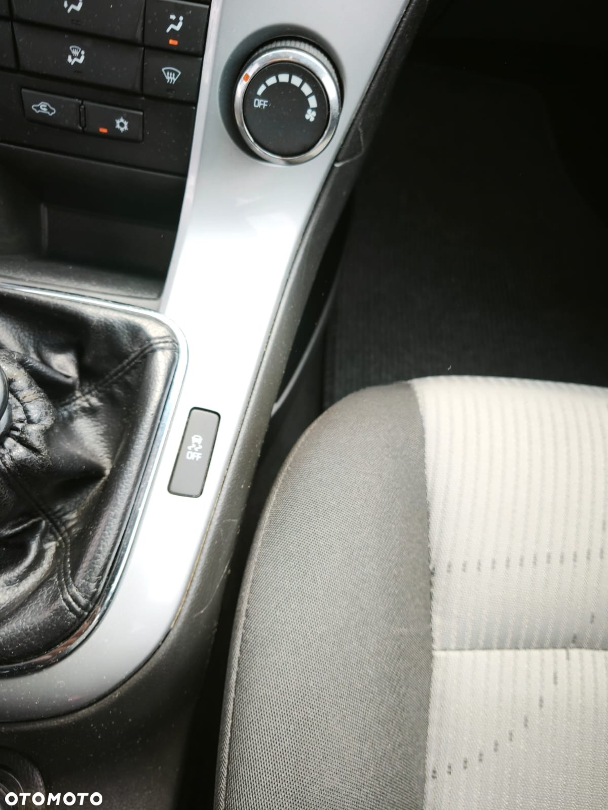 Chevrolet Cruze 1.6 LS - 28