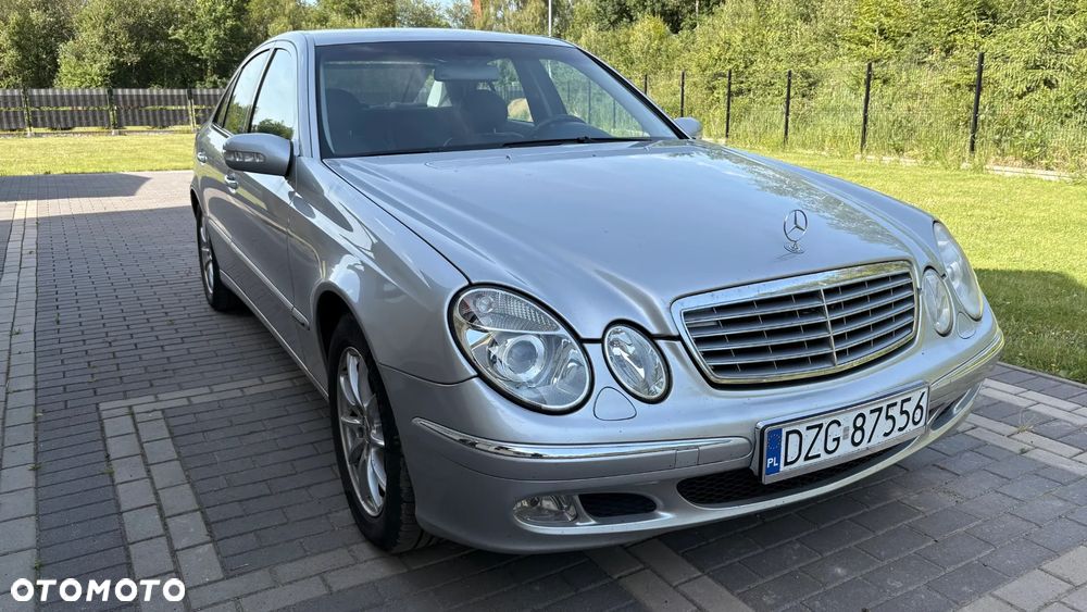 Mercedes-Benz E-Class 2003 photo 2