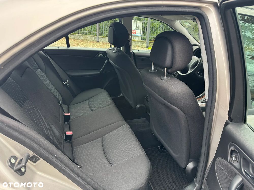 Mercedes-Benz Klasa C 220 CDI Automatik Elegance Sport Edition - 15