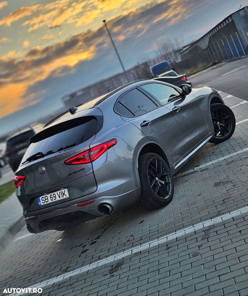 Alfa Romeo Stelvio 2.0 Turbo AWD AT8 Veloce - 4