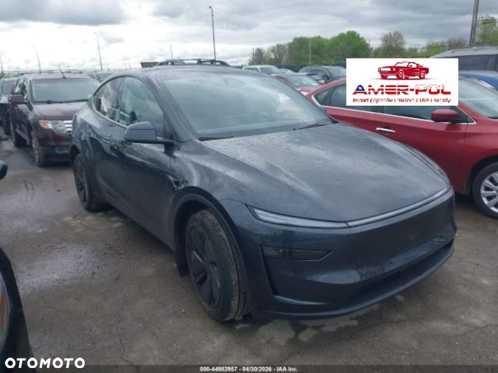 Tesla Model Y - 1