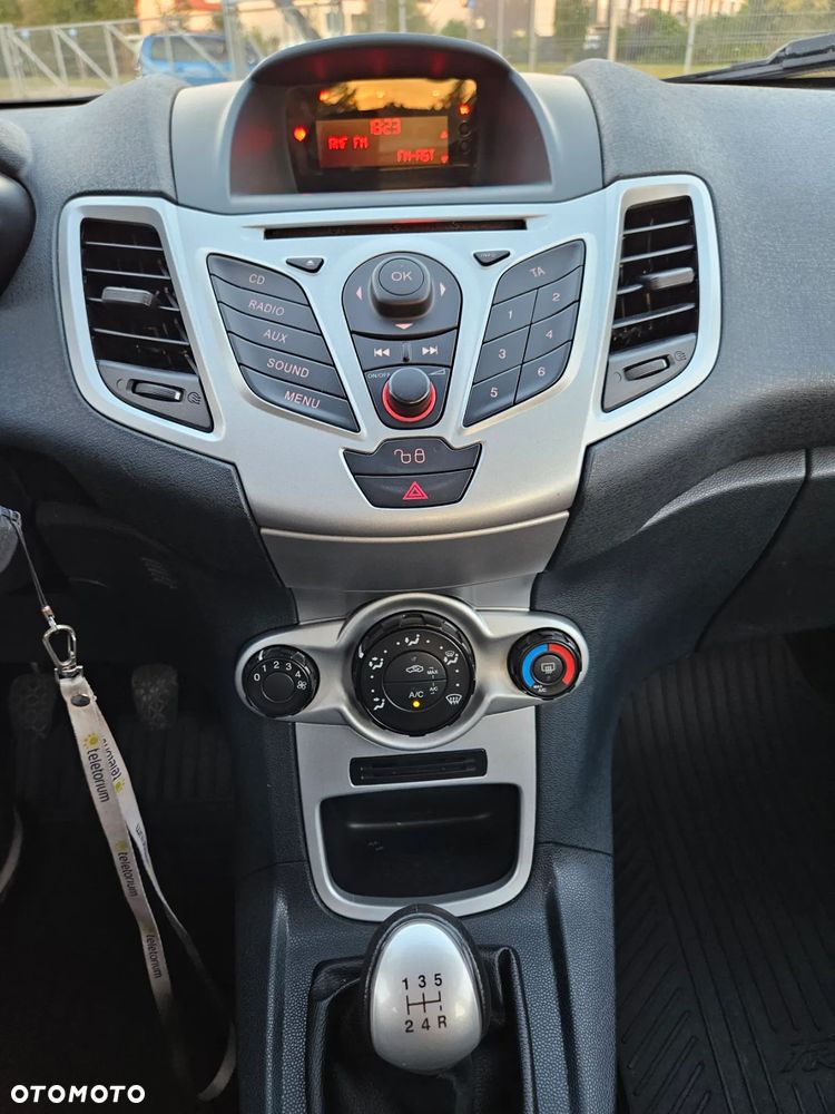 Ford Fiesta - 8