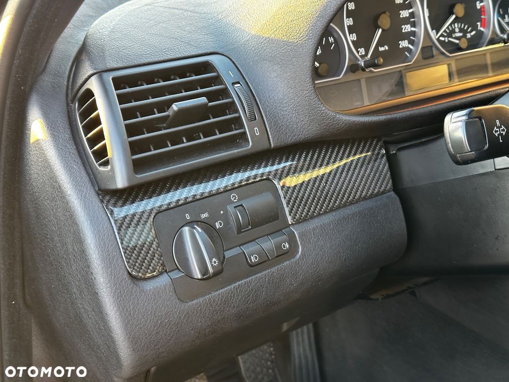 BMW Seria 3 330i - 31