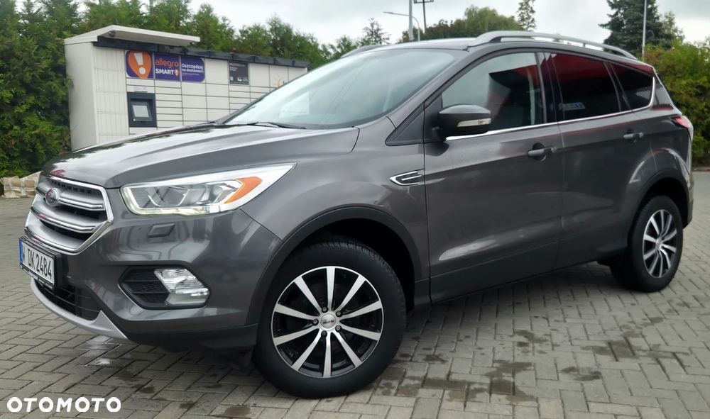 Ford Kuga 1.5 EcoBoost 2x4 Titanium - 4
