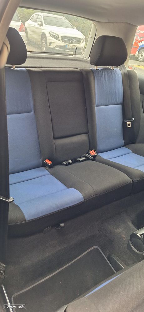 VW Golf 1.9 TDi 25 Anos - 7