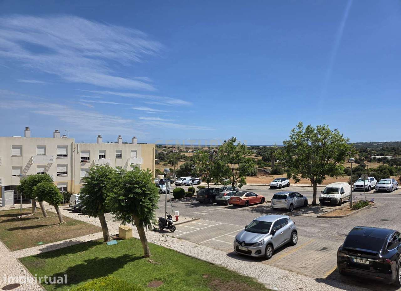 Charmoso Apartamento T2 na Mexilhoeira Grande (Portimão) - Grande imagem: 3/31