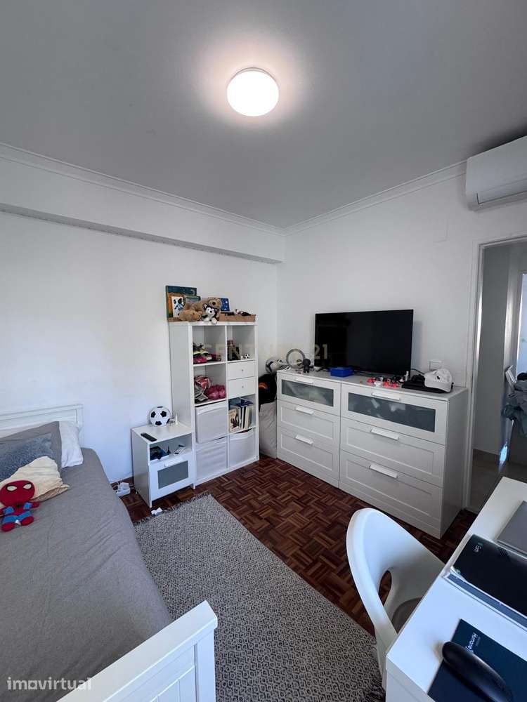 Apartamento T3 renovado com vista mar junto a Cascais - Grande imagem: 5/7