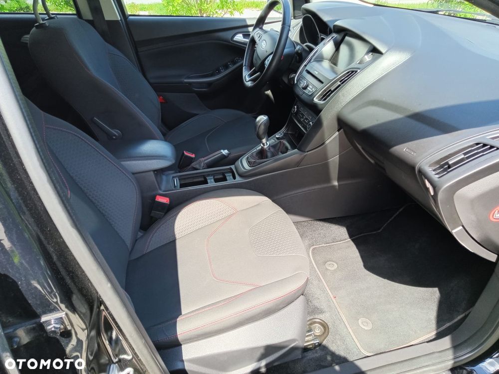Ford Focus 2.0 TDCi ST-Line Red ASS - 19