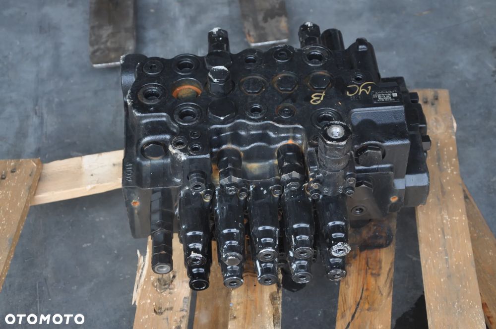 Rozdzielacz hydrauliczny JCB KYB NOWY C0170-41041 - 6