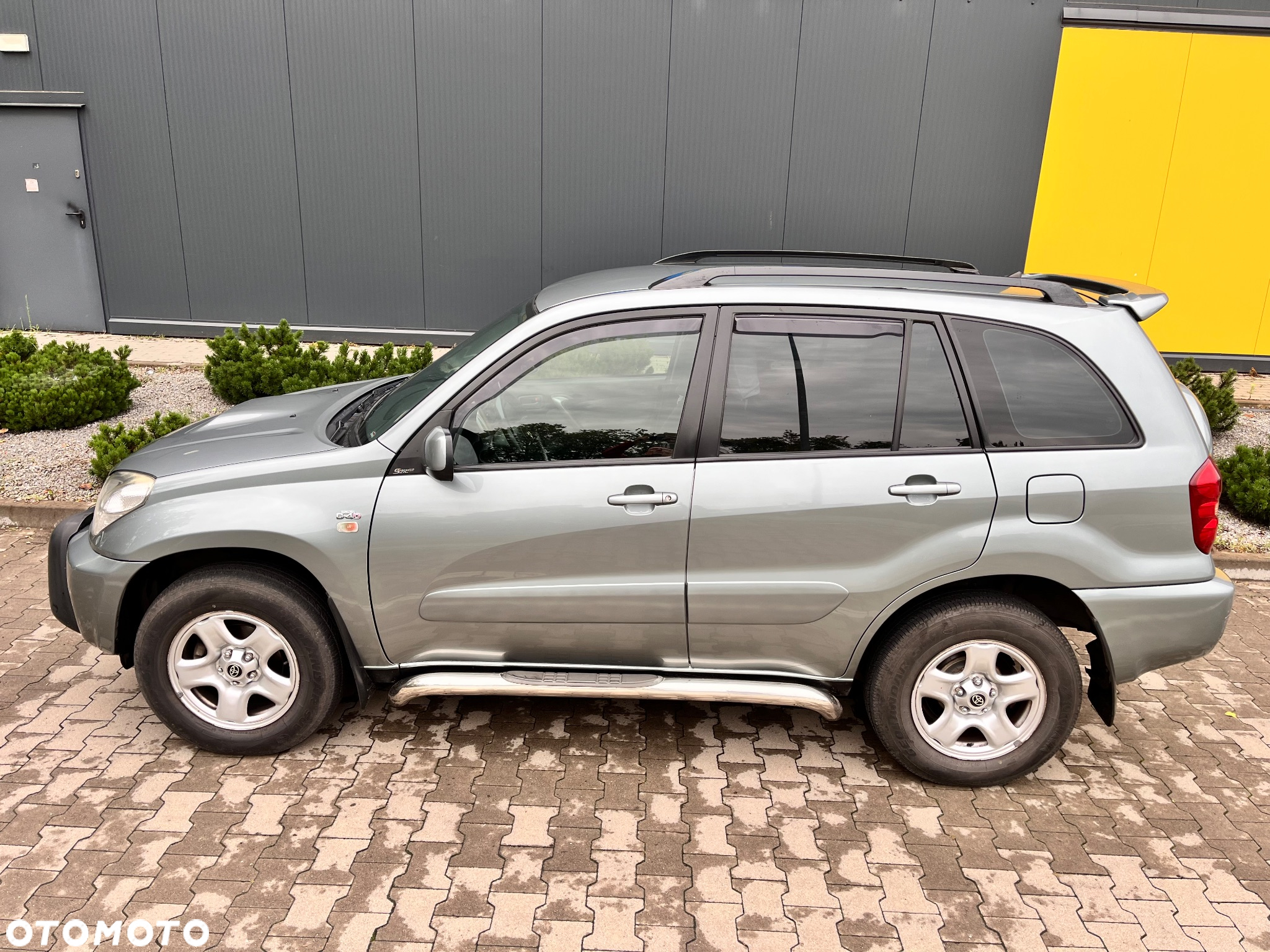 Toyota RAV4 2.0 D-4D 4x4 - 5