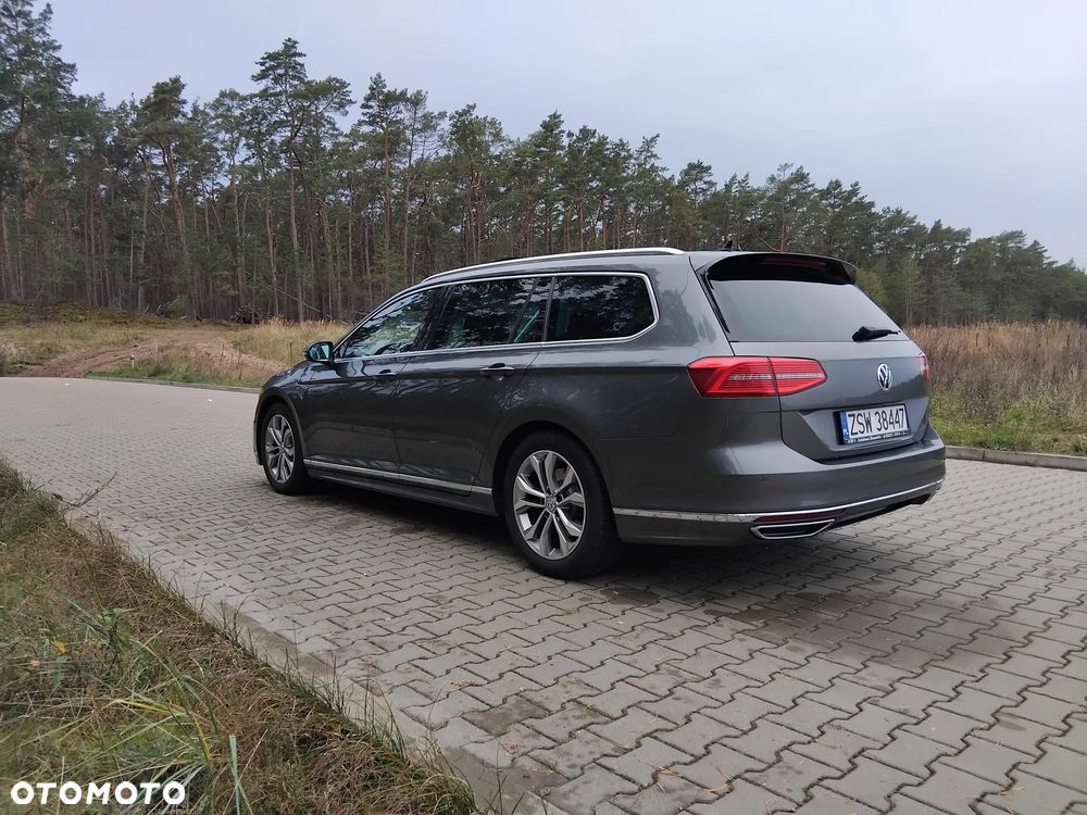 Volkswagen Passat - 11
