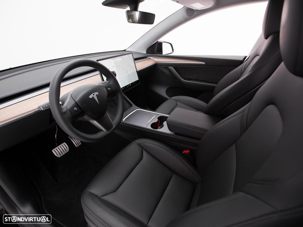 Tesla Model Y Performance Dual Motor AWD - 8